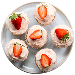 Strawberry and Cream Cupcakes